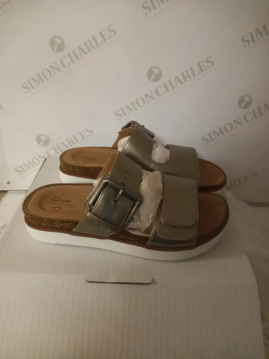 CLARKS UNSTRUCTURED ELAYNE SANDLE SIZE 5