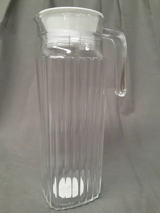 BOX OF 4 UNBRANDED GLASS JUGS