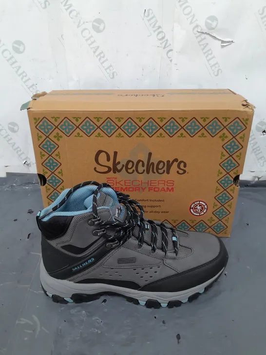 SKECHERS MEMORY FOAM SIZE 6 GREY/BLUE WALKING BOOTS 