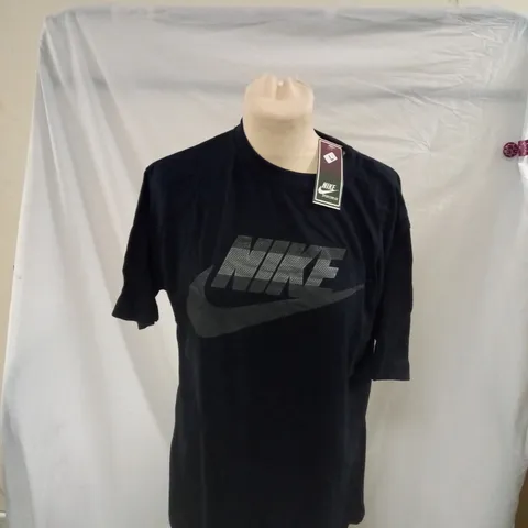 BLACK NIKE T - SHIRT SIZE LARGE 