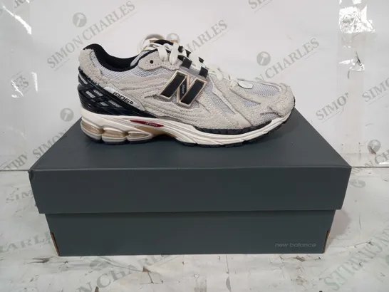 BOXED PAIR OF NEW BALANCE 1906D SHOES IN GREY UK SIZE 7