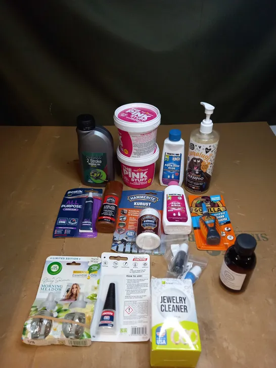 LOT OF ASSORTED HOUSEHOLD ITEMS TO INCLUDE THE PINK STUFF, GORILLA GLUE AND DOG SHAMPOO