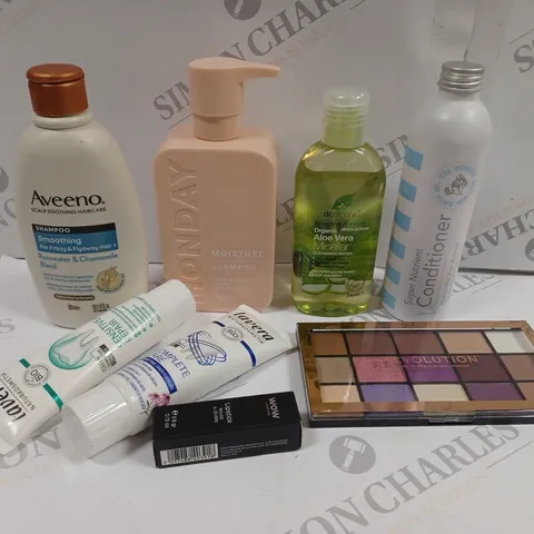 BOX OF APPROXIMATELY 20 ASSORTED ITEMS TO INCLUDE AVEENO SHAMPOO, REVOLUYION PALLET, ALOE VERA CLEANSER ETC