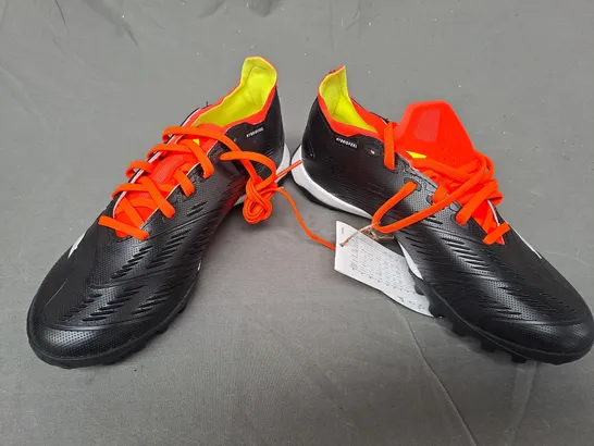 BOXED PAIR OF NIKE PREDATOR LEAGUE TF SHOES IN BLACK/WHITE/ORANGE UK SIZE 5