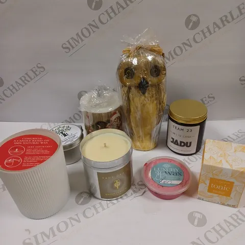 BOX OF APPROXIMATELY 20 ASSORTED SCENTED CANDLE PRODUCTS TO INCLUDE, CLARINS TONIC, LUXURY WAX MELTS, TRUE GRACE ETC