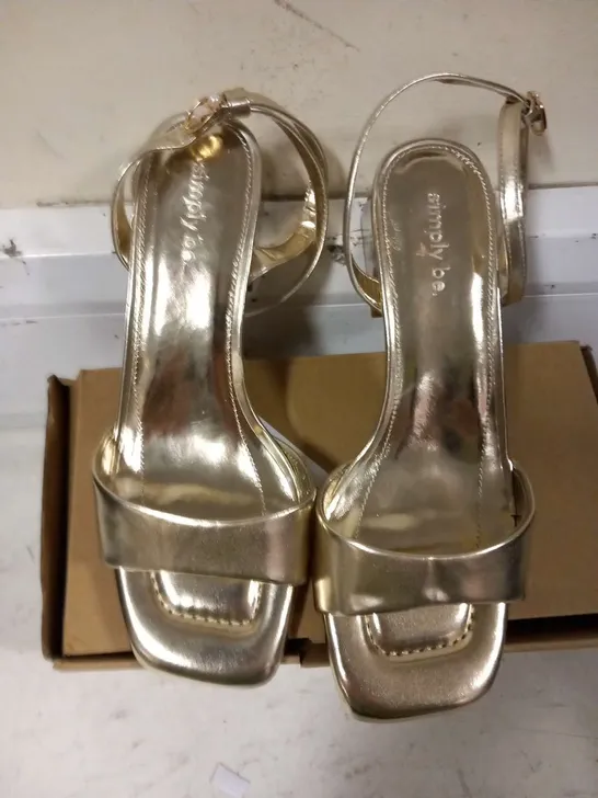 BOXED SIMPLYBE WIDE FITTING GOLD SIZE 8