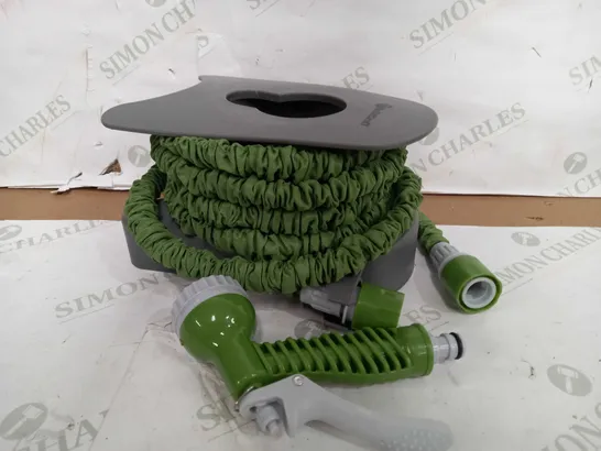 BUILDCRAFT EXPANDABLE HOSE WITH HOSE HOLDER AND NOZZLE