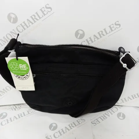 KIPLING CLASSICS ARTO BLACK CARRY WASH BAG 