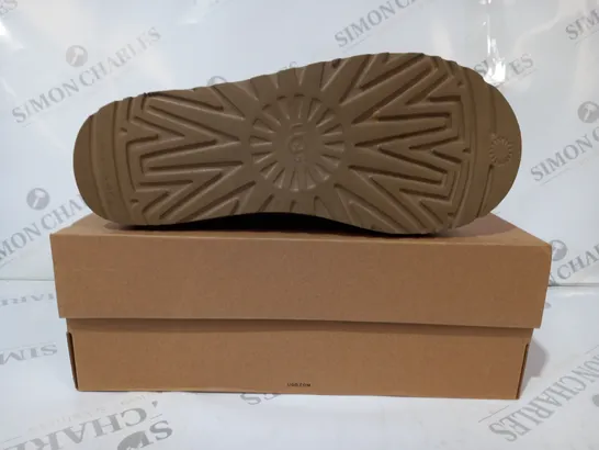 BOXED PAIR OF UGG TASMAN SHOES IN GREEN UK SIZE 8