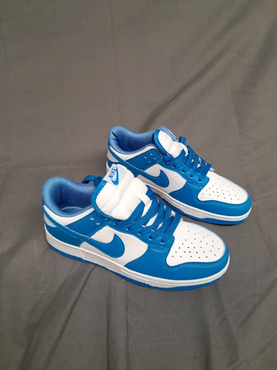 BOXED PAIR OF NIKE DUNKS LOW IN BLUE SIZE UK 5.5