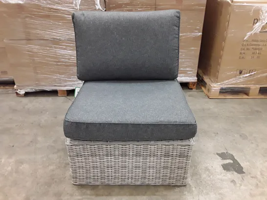 BOXED MIDDLE SOFA CHAIR - LIGHT GREY 