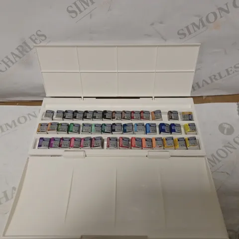 WINSOR & NEWTON WATER COLOUR PAINTS