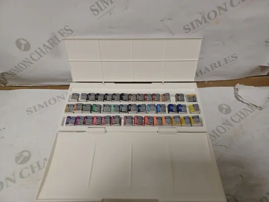 WINSOR & NEWTON WATER COLOUR PAINTS