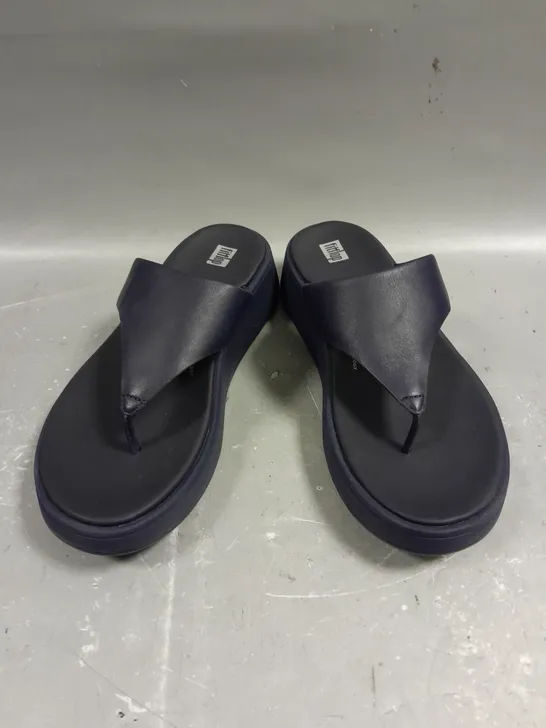 PAIR OF FITFLOP F-MODE LEATHER FLATFORM SANDALS - 6.5