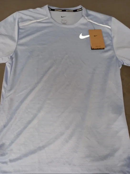 NIKE DRI-FIT TOP IN LIGHT BLUE SIZE SMALL