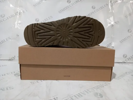 BOXED PAIR OF UGG CLASSIC MINI II SHOES IN TAN UK SIZE 6