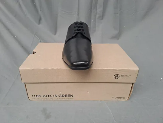 BOXED PAIR OF CLARKS SIDTON LACE UP SHOES IN BLACK UK SIZE 9