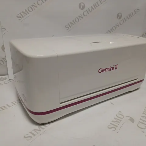 CRAFTER'S COMPANION GEMINI II DIE CUTTING & EMBOSSING MACHINE