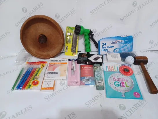 BOX TO CONTAIN APPROX. 25 X ASSORTED HOUSEHOLD PRODUCTS. INCLUDES BALLOONS, MALLET, SPRAY NOZZLE ETC 