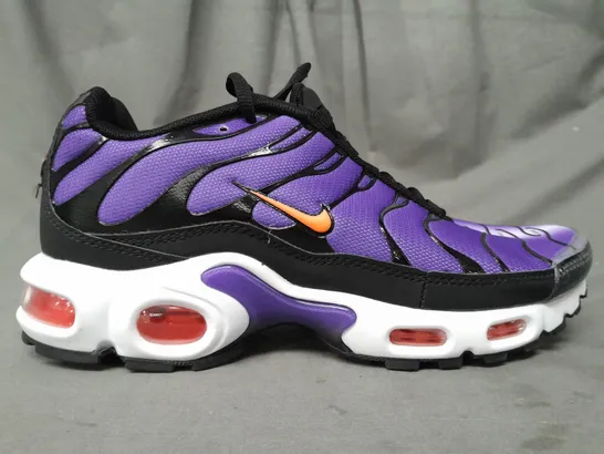 PAIR OF NIKE AIR TN SHOES IN PURPLE/BLACK UK SIZE 7