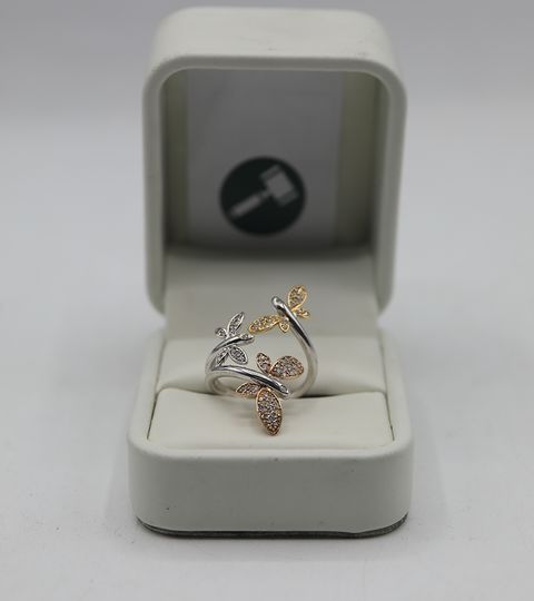 DESIGNER 18CT WHITE, YELLOW AND ROSE GOLD BUTTERFLY TWIST RING SET WITH DIAMONDS WEIGHING +0.38CT