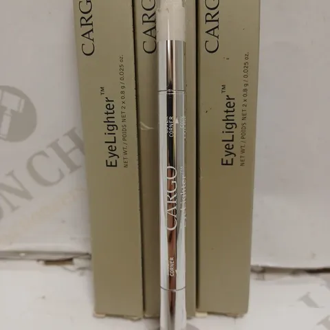 BOX OF APPROX. 30 CARGO EYELIGHTER IN WHITE