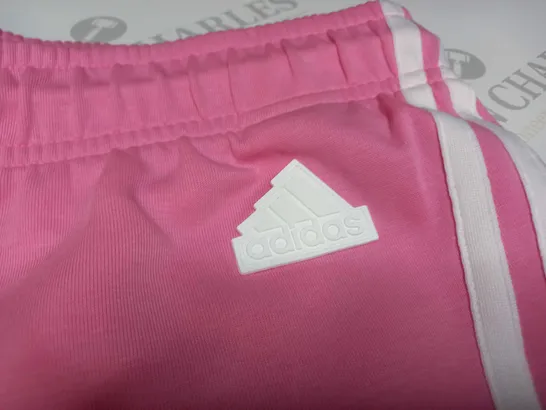 ADIDAS SPORT PERFORMANCE - GYM & RUNNING SHORTS - PINK - W FI 3S SHORT - GYM WEAR