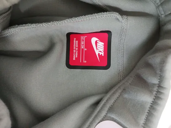 KIDS NIKE TECH SAGE GREEN PANTS SIZE 147-158cm