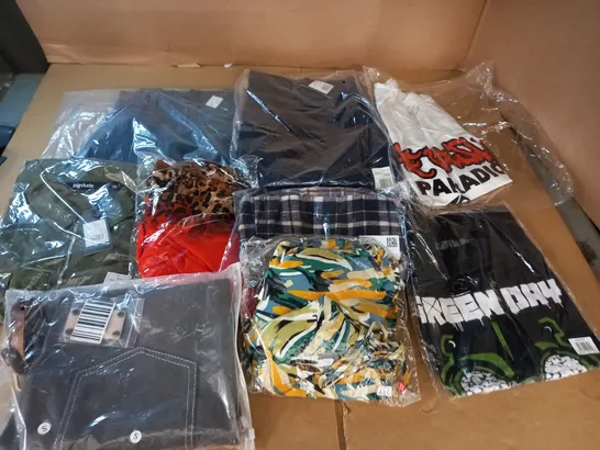 LARGE QUANTITY OF ASSORTED BAGGED CLOTHING ITEMS 