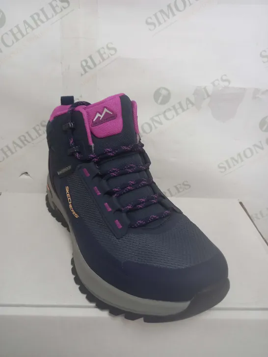 SKETCHERS NAVY BLUE & PINK DISCOVER BOOTS SIZE 5.5