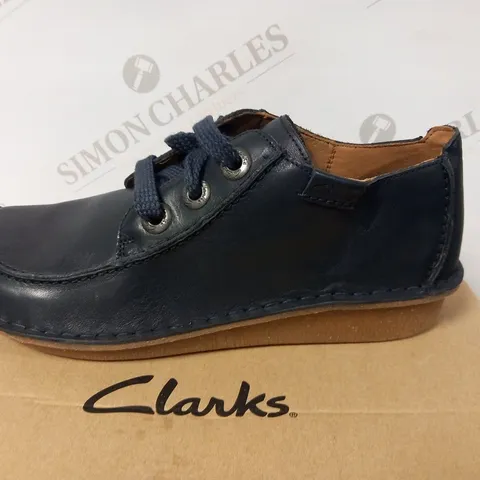 BOXED CLARKS FUNNY DREAM NAVY LEATHER SIZE 7