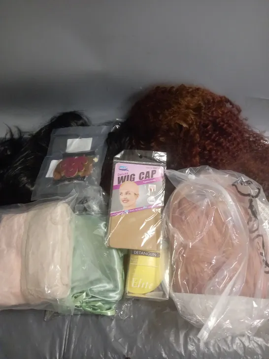 APPROXIMATELY 10 ASSORTED COSMETICS PRODUCTS TO INCLUDE - HEATLESS CURLERS - WIGS - TANGLE TEEZER DETANGLING BRUSH - ETC 