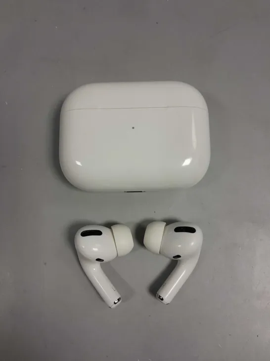 APPLE AIRPODS WIRELESS EARPHONES - A2190