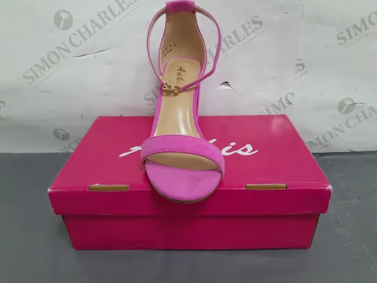 BOXED PAIR OF ANKIS OPEN TOE BLOCK HEEL SANDALS IN PINK UK SIZE 3