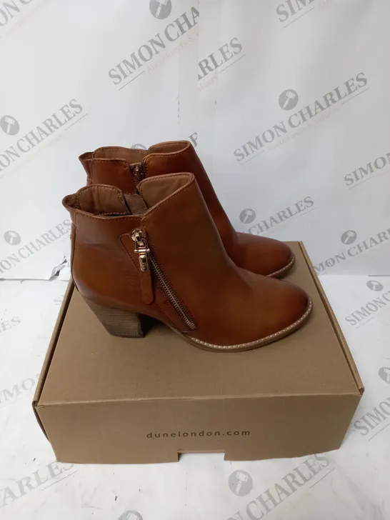 BOXED DUNE PAICE ZIP UP ANKLE BOOT - TAN - SIZE 6