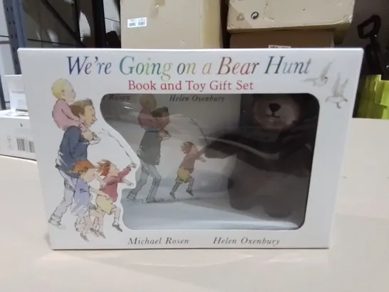 LOT OF 6 BRAND NEW WERE GOING ON A BEAR HUNT BOOK AND TOY SETS