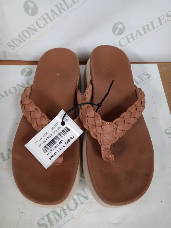 VIONIC BROWN SANDALS SIZE 6 