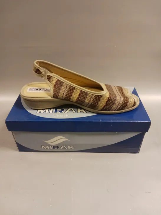 BOXED PAIR OF MIRAK CLASSIC CARLA OPEN TOE SHOES IN BROWN - 7.5