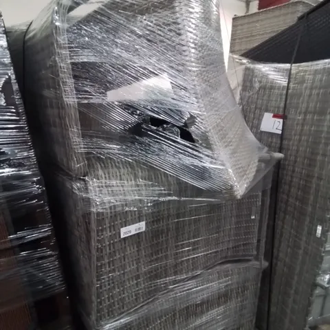 PALLET OF ASSORTED RATTAN GARDEN FURNITURE PARTS INCLUDING 2 × GREY RECLINERS, 2 × LOUNGER & 1 CURVED SOFA.