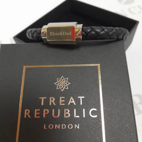 TREAT REPUBLIC PERSONALISED MENS BLACK LEATHER BRACELET