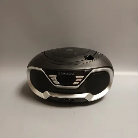 BOXED OAKCASTLE CD PLAYER IN BLACK AND SILVER