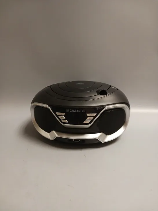 BOXED OAKCASTLE CD PLAYER IN BLACK AND SILVER