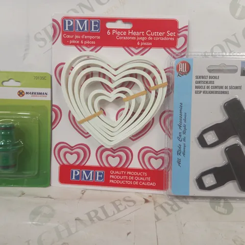 LOT OF APPROXIMATELY 15 ASSORTED HOUSEHOLD ITEMS TO INCLUDE SEATBELT BUCKLE, 6PC HEART CUTTER SET, DOUBLE MALE ADAPTER, ETC