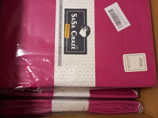 BOX OF APPROXIMATELY 10 SASA CRAZE BEDDING SUPER KING FITTED SHEETS IN HOT PINK