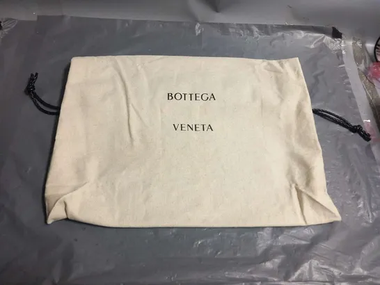 BOTTEGA VENETA ANDIAMO MEDIUM INTRECCIATO GREEN LEATHER TOTE