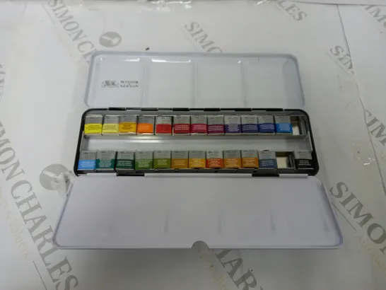 WINSOR & NEWTON PROFESSIONAL WATER COLOUR BOX