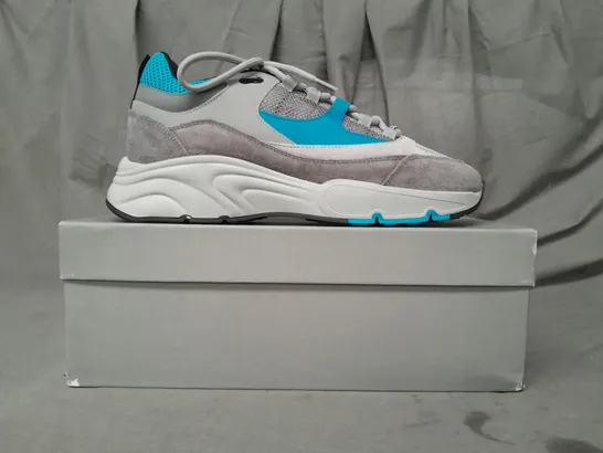 BOXED PAIR OF CLEENS AERO RUNNER SHOES IN GREY/TURQUOISE UK SIZE 10