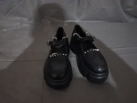 PAIR OF KOI CLOUD MIST CHUNKY SHOES IN BLACK SIZE 6 