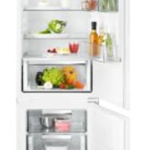 AEG INTEGRATED 70/30 FRIDGE FREEZER 207/60L Model SCE819E5TS