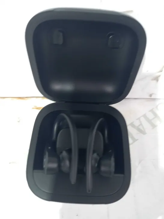 POWERBEATS PRO WIRELESS BLUETOOTH EARPHONES WITH CHARGING CASE